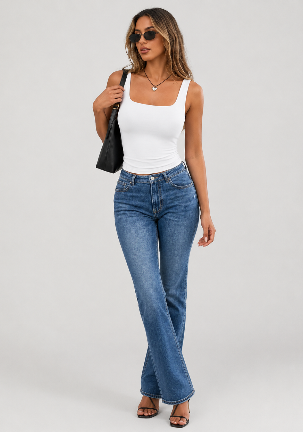 Camiseta de Tirantes Blanca con Cuello Cuadrado y Ajuste Entallado para Mujer